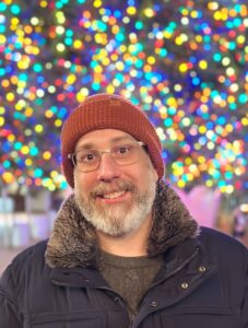 Benton Barnett's holiday tradition with Christmas lights